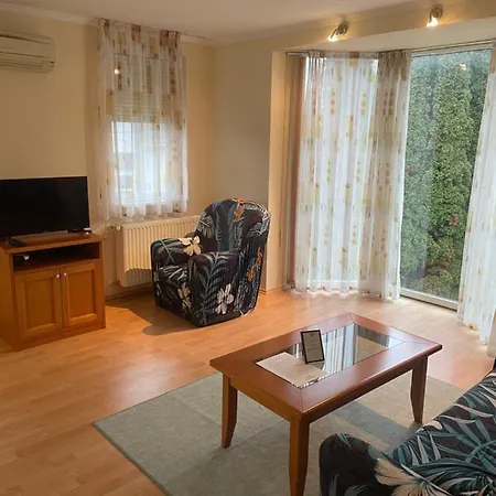 Garda Wellness Apartmanhaz 4*