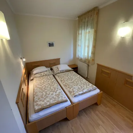 Апарт-отель Garda Wellness Apartmanhaz 4*