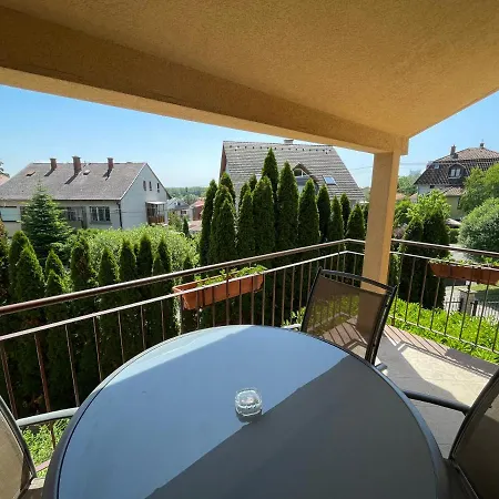 Garda Wellness Apartmanhaz 4*