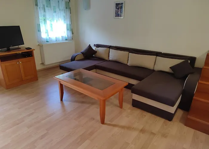 Garda Wellness Apartmanhaz 4*
